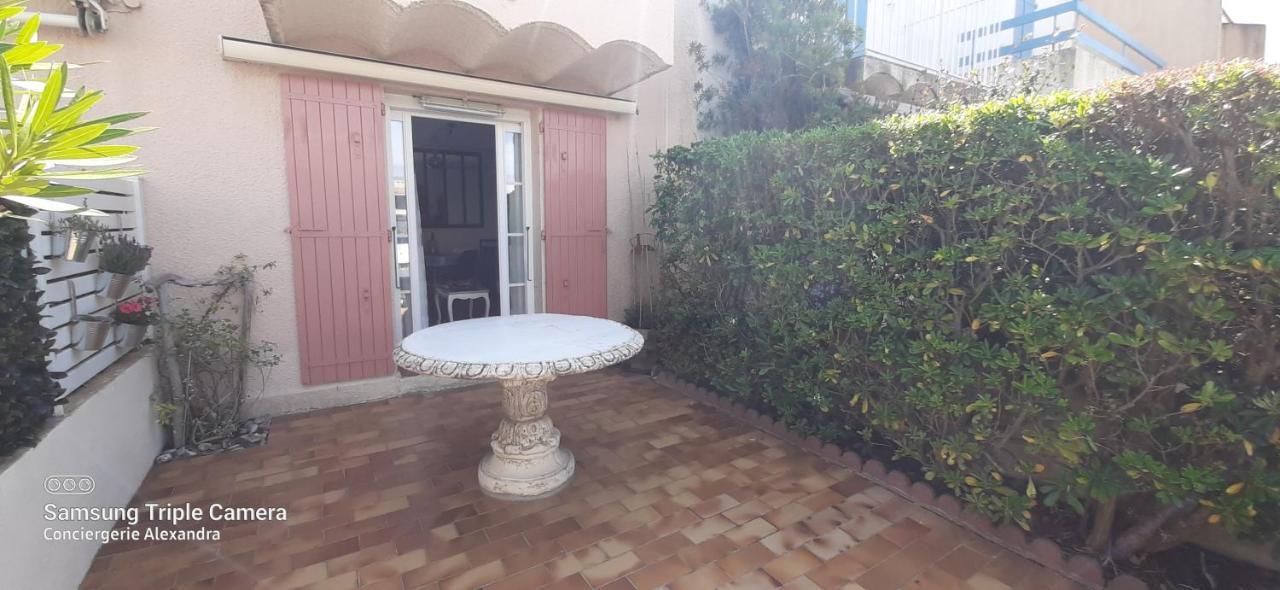 Villa Aux Capellans Sur La Marina Pour 4 Personnes - Vue Marina - Parking - Plage A 5 Min A Pied Saint-Cyprien  Exterior foto